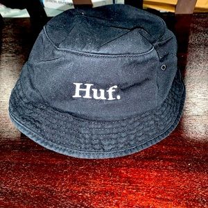 EUC Huf youth bucket hat black.